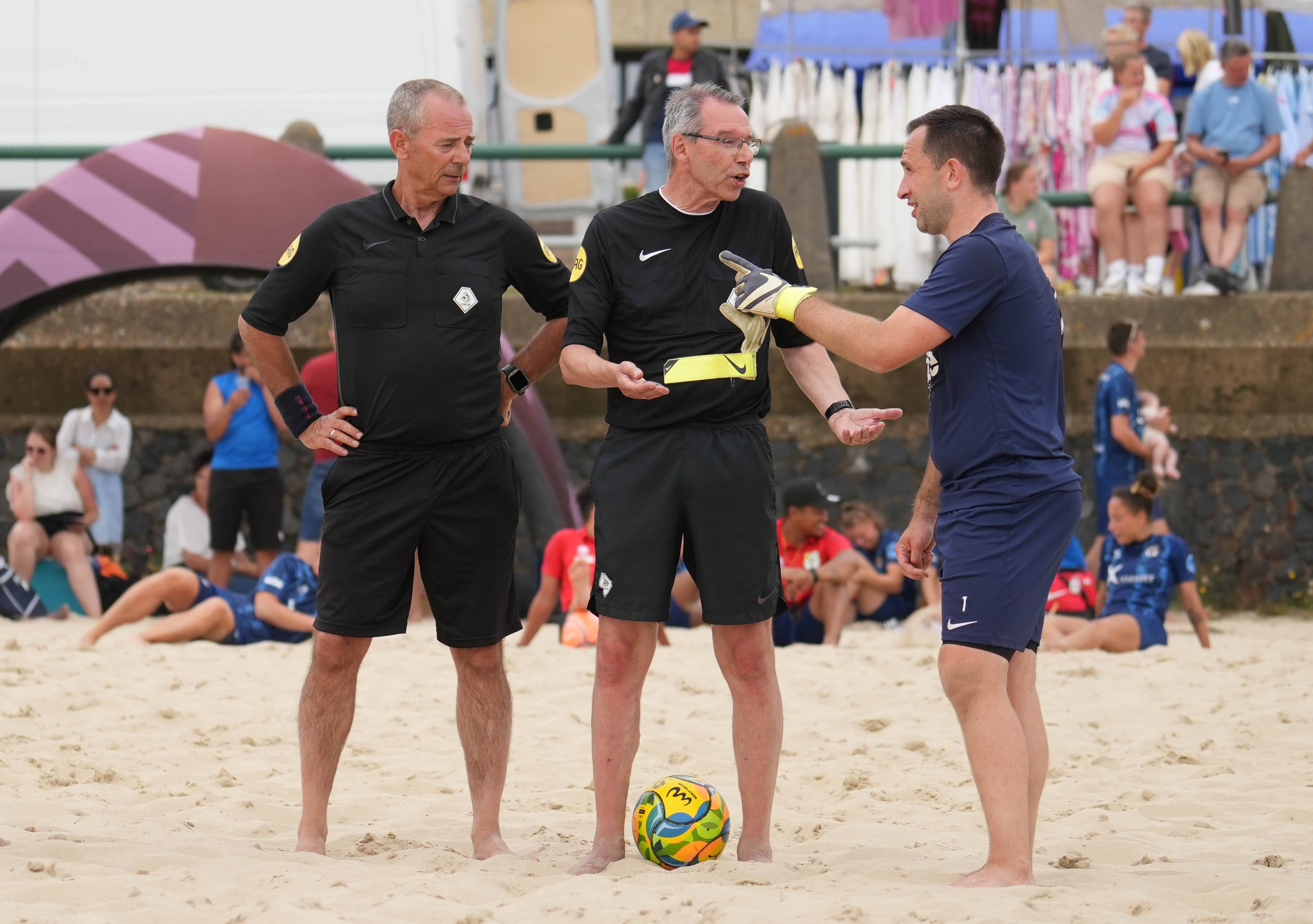 NFBS scheidsrechters Beach Soccer